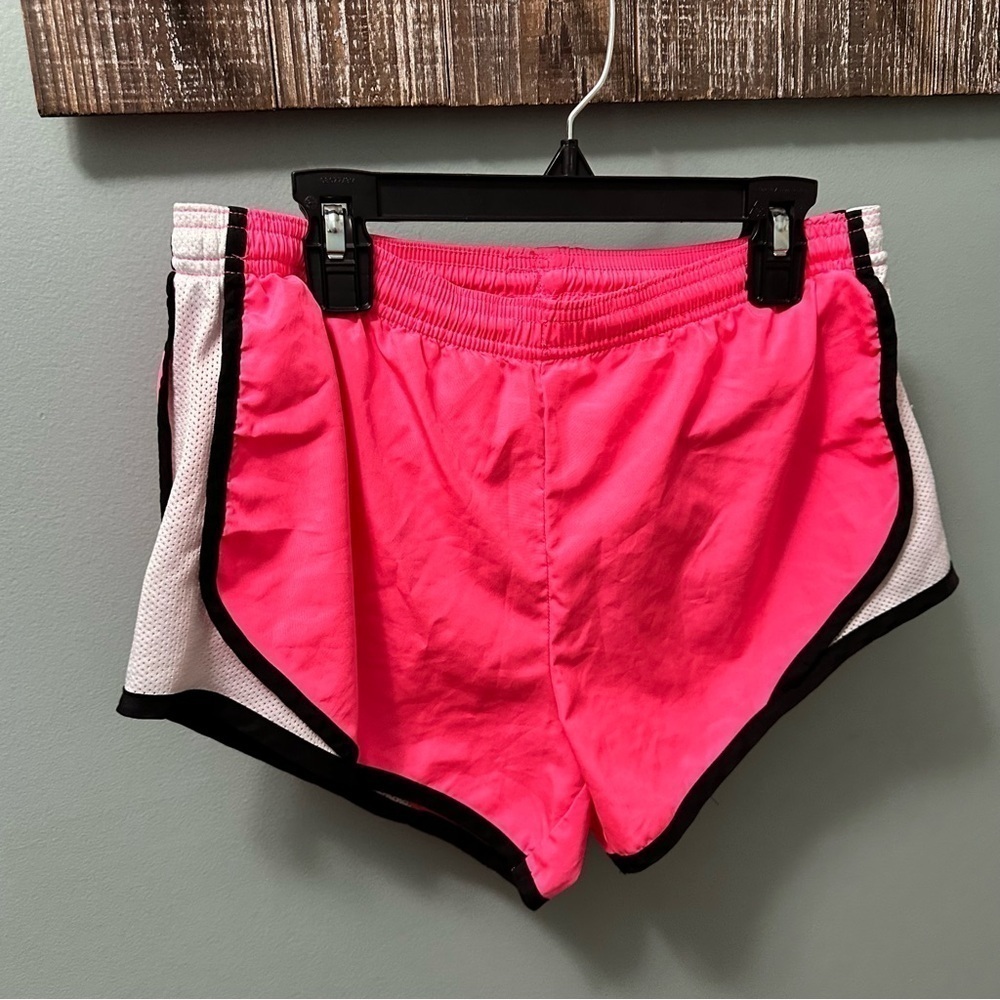 Tarea Rue 21 Pink Athletic Shorts. Small